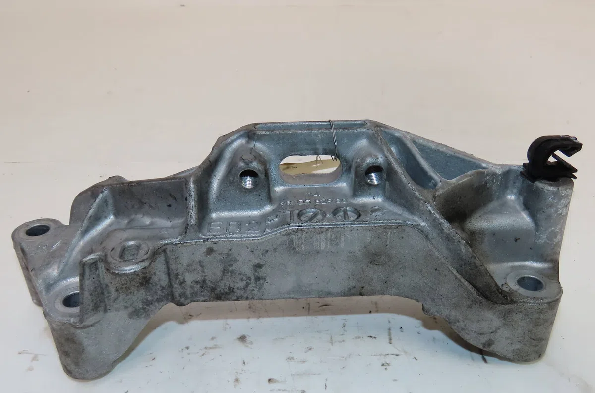 Support moteur Peugeot 208 II (UB_, UP_, UW_, UJ_) 1.2 puretech 100 (2019) 5 portes occasion