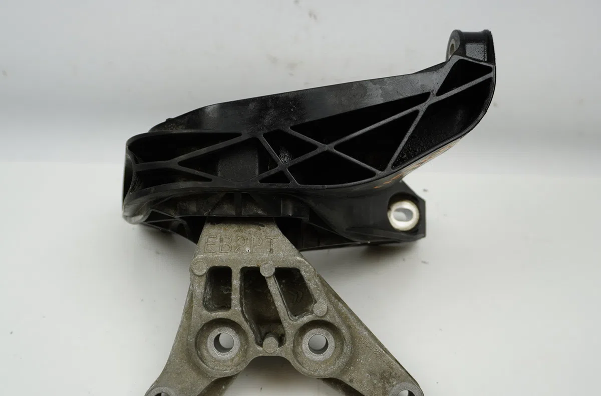 Support moteur Peugeot 3008 SUV (MC_, MR_, MJ_, M4_) 1.2 thp- puretech 130 (mrhnsm, mrhnsu, mrhnsj, mrhnyw,... (2016) oc