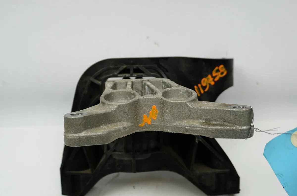Support moteur Peugeot 3008 SUV (MC_, MR_, MJ_, M4_) 1.2 thp- puretech 130 (mrhnsm, mrhnsu, mrhnsj, mrhnyw,... (2016) oc