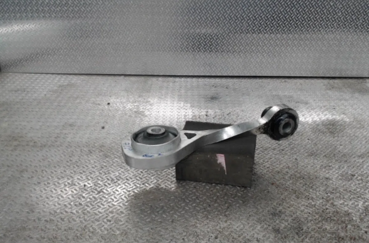 Support moteur RENAULT CLIO 2 PHASE 2 occasion