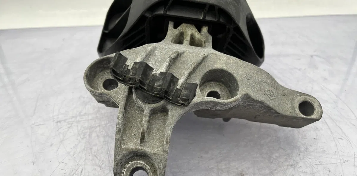 Support moteur RENAULT CLIO 4 PHASE 1 BREAK occasion