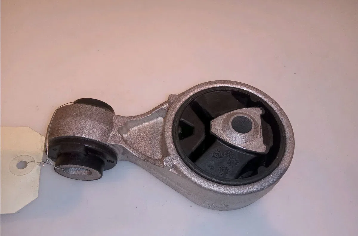 Support moteur RENAULT KANGOO II 2010 occasion