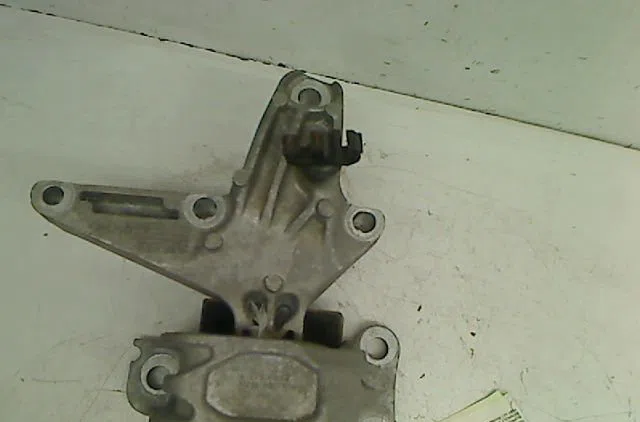 Support moteur Renault MEGANE III 3-5 portes (BZ0-1_, B3_) 1.5 dci (bz09, bz0d, bz1w, bz29, bz14) (2009) 5 portes occasi