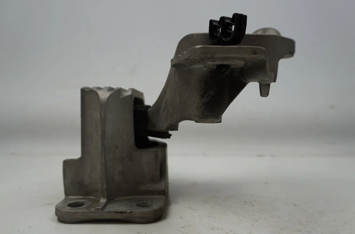 Support moteur Renault MEGANE III Coupé (DZ0-1_) 2.0 r.s. (2008) occasion