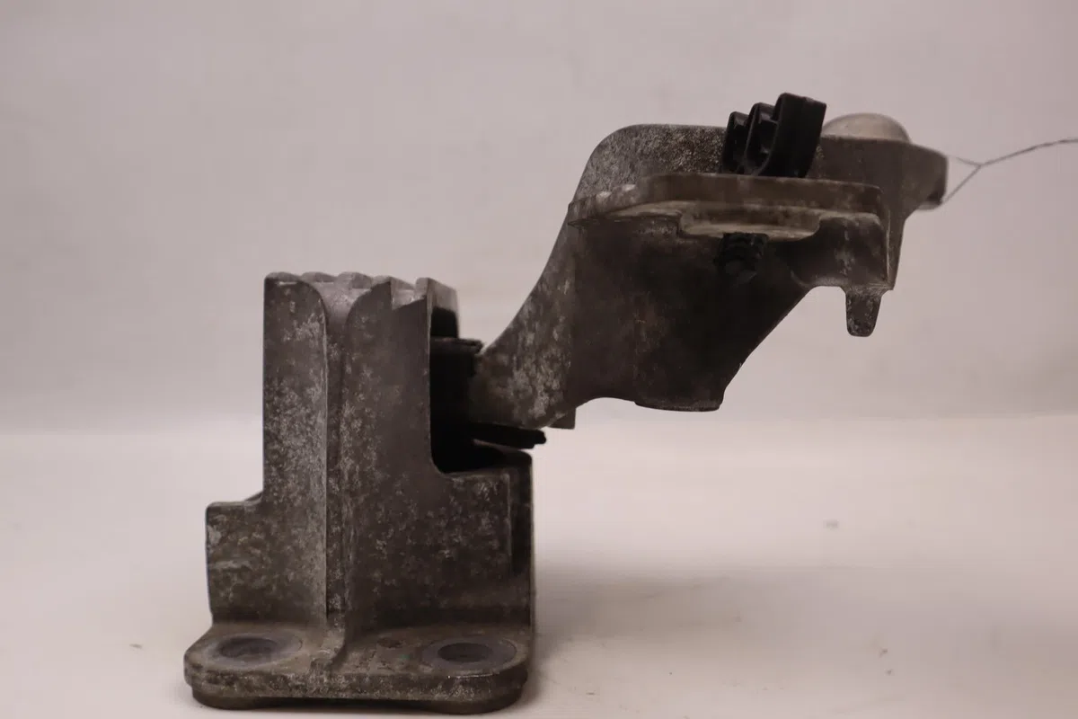 Support moteur Renault MEGANE III Coupé (DZ0-1_) 2.0 tce (dz1n) (2009) occasion