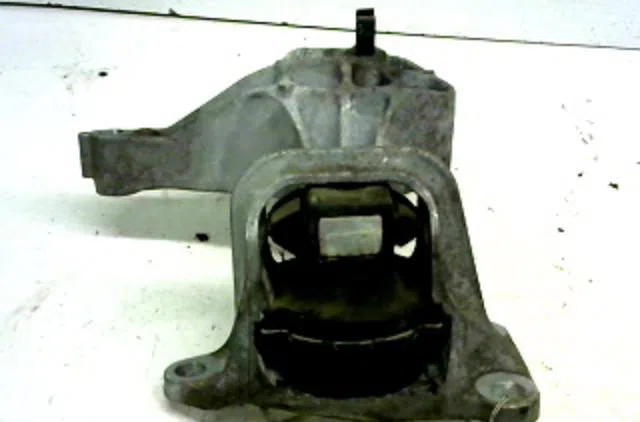 Support moteur Renault MEGANE III Grandtour (KZ0-1) 1.5 dci (kz0c, kz1a) (2009) occasion