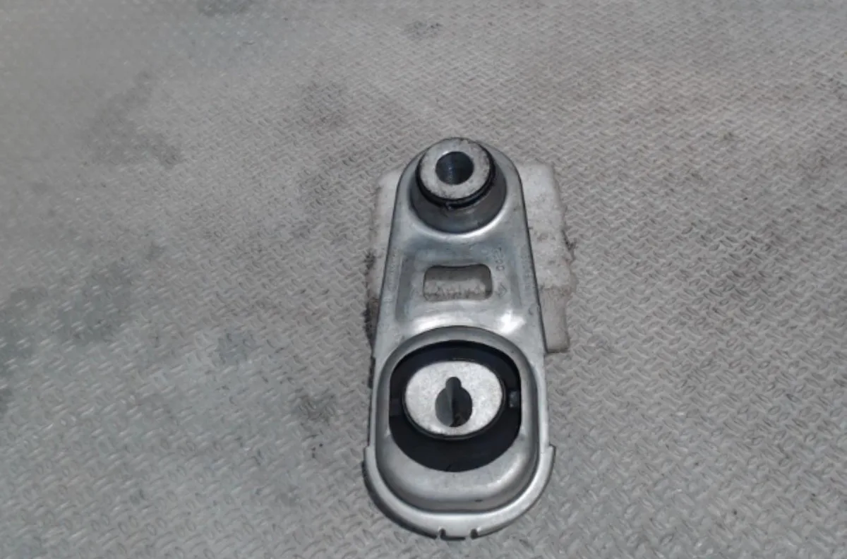 Support moteur Renault MEGANE IV 3-5 portes (B9A-M-N_) 1.5 dci 110 (b9a3) (2015) occasion