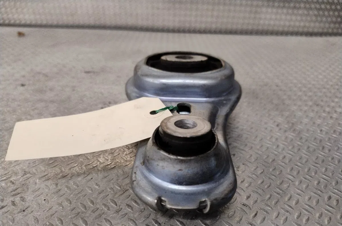 Support moteur RENAULT TRAFIC 3  TRAFIC 3 occasion
