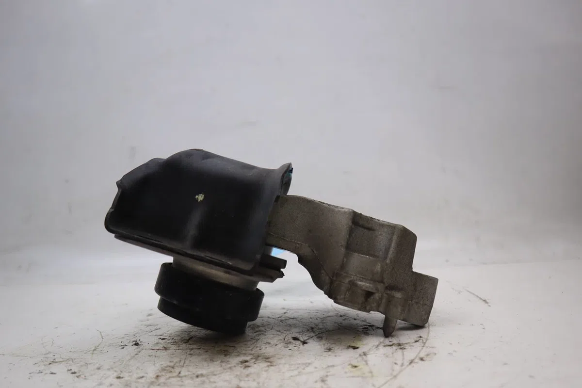 Support moteur Renault TWINGO II (CN0_) 1.2 16v (cn0k, cn0v) (2007) 3 portes occasion