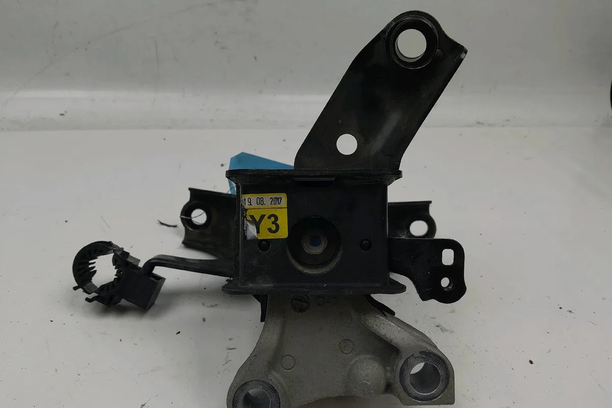 Support moteur Toyota AURIS (_E18_) 1.2 (nre185_) (2015-2018) occasion