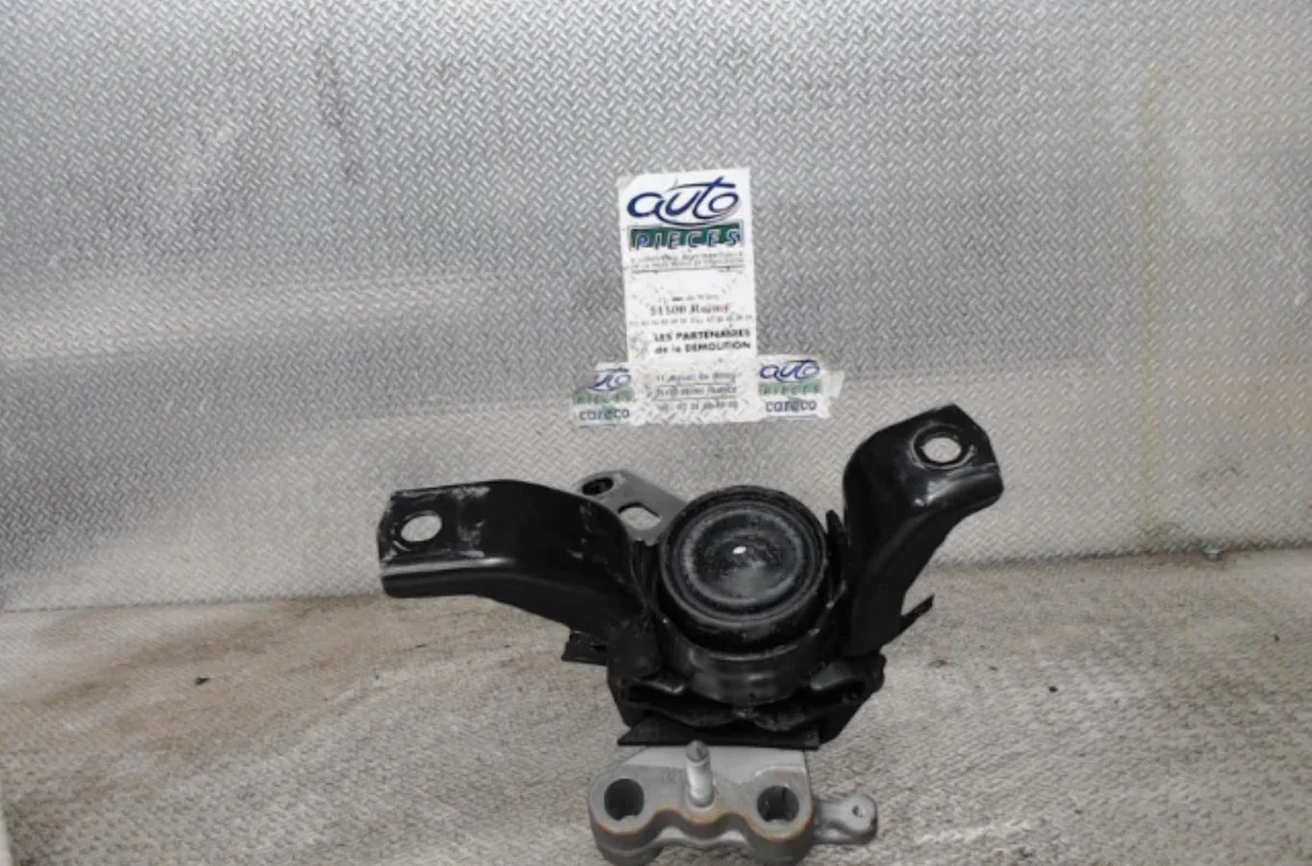 Support moteur Toyota AURIS (_E18_) 1.8 hybrid (zwe186_) (2012-2018) occasion