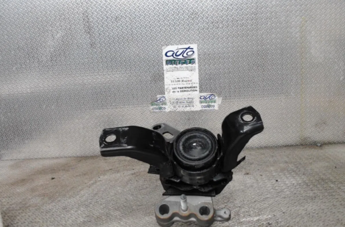 Support moteur Toyota AURIS (_E18_) 1.8 hybrid (zwe186_) (2012-2018) occasion