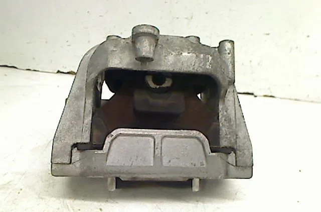 Support moteur Volkswagen GOLF VI (5K1) 1.6 tdi (2009-2012) 5 portes occasion