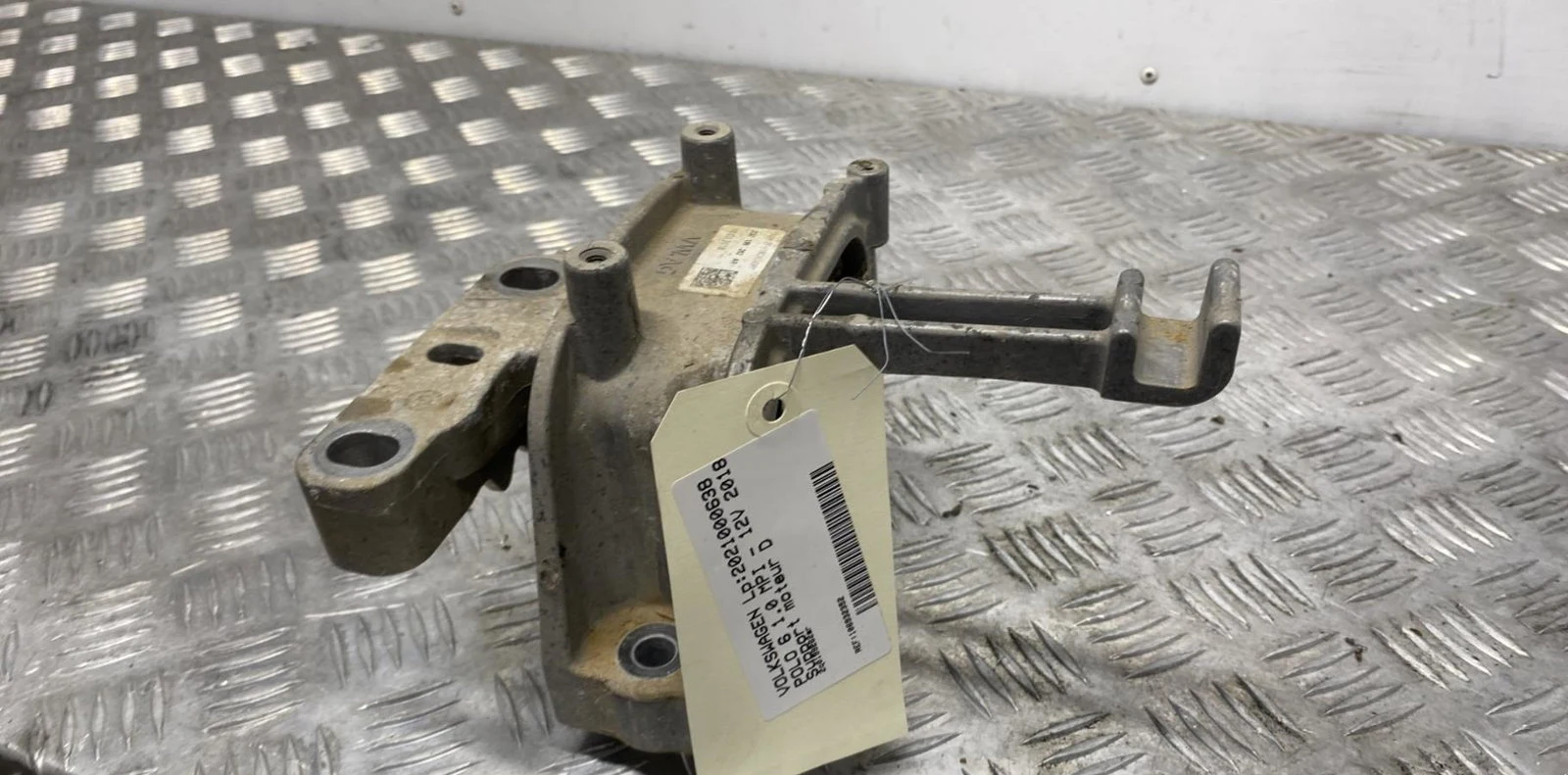 Support moteur VOLKSWAGEN POLO 6 occasion