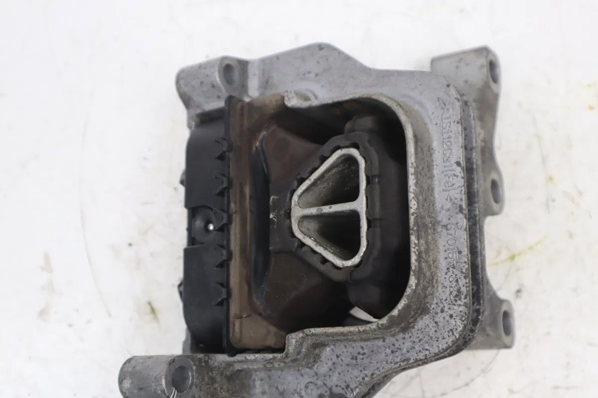 Support moteur Volkswagen POLO V (6R1, 6C1) 1.4 tdi (2014) occasion