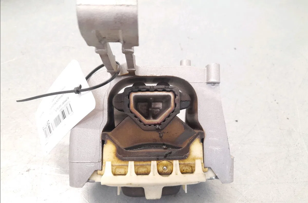 Support moteur Volkswagen POLO VI (AW1, BZ1, AE1) 1.0 tsi (2017) occasion