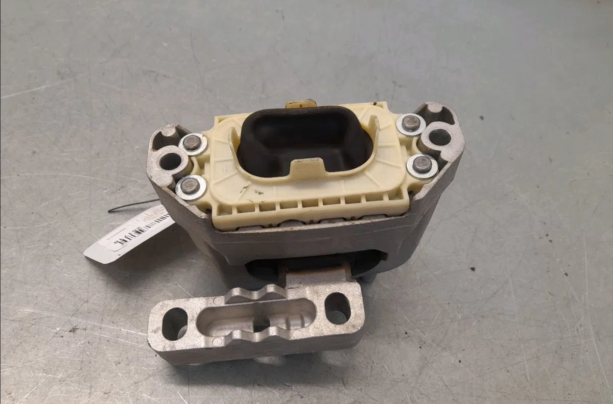 Support moteur Volkswagen POLO VI (AW1, BZ1, AE1) 1.0 tsi (2017) occasion