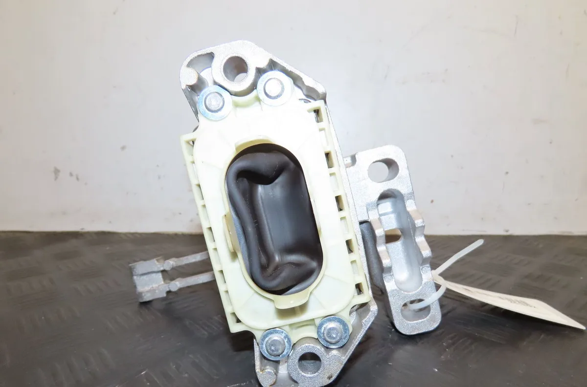 Support moteur Volkswagen POLO VI (AW1, BZ1, AE1) 1.0 tsi (2017) occasion