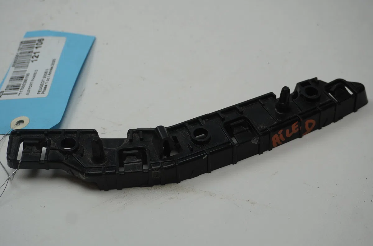 Support phare d Peugeot 2008 II (UD_, US_, UY_, UK_) 1.2 puretech 130 (2019) occasion