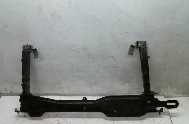 Support radiateur Renault MEGANE IV 3-5 portes (B9A-M-N_) 1.5 dci 110 (b9a3) (2015) occasion