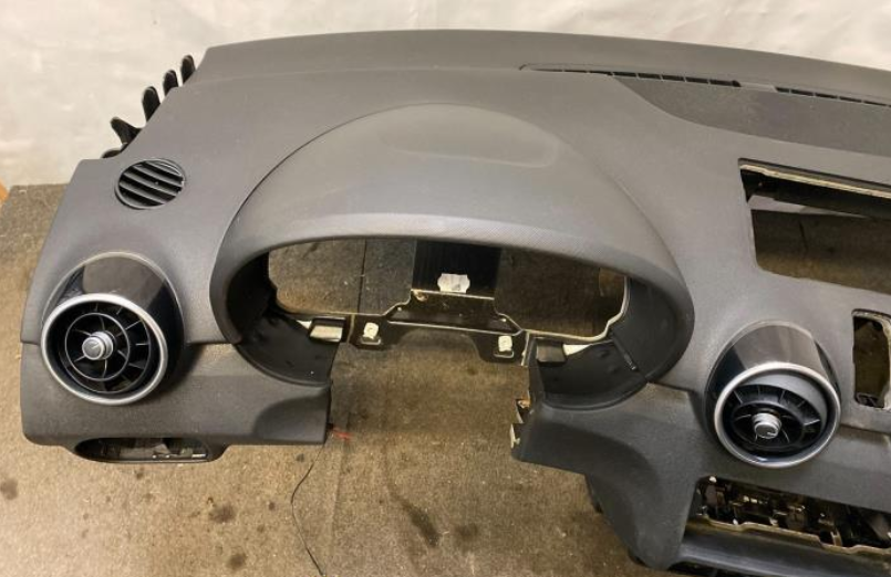 Tableau de bord complet Audi A1 — photo 2