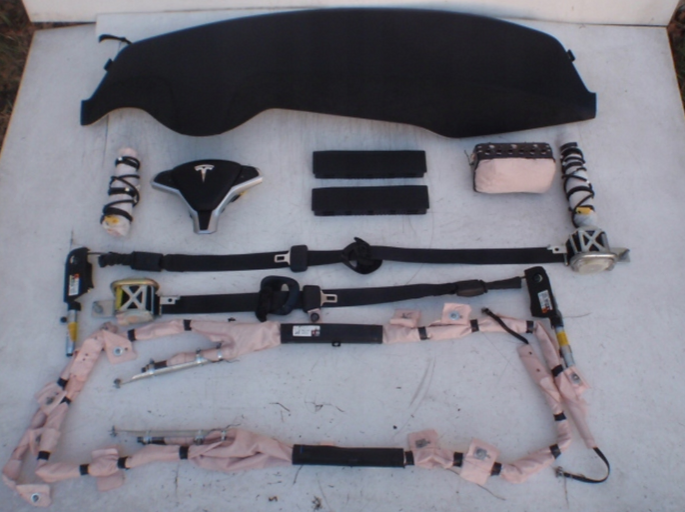 Tableau de bord complet Tesla Model S — photo 1