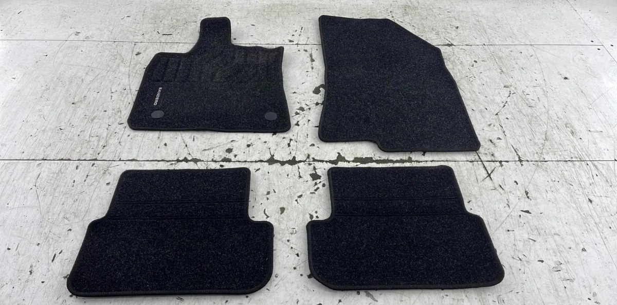 Tapis de sol DACIA SANDERO 3 occasion