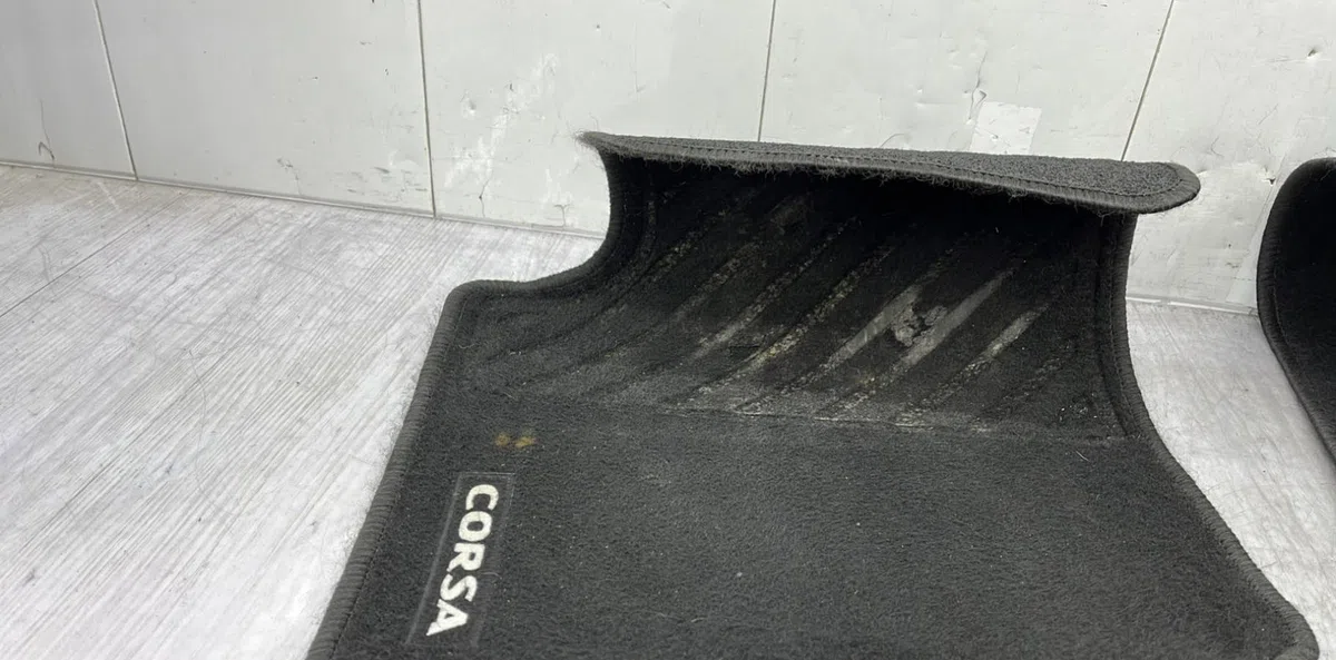 Tapis de sol OPEL CORSA F PHASE 1 occasion