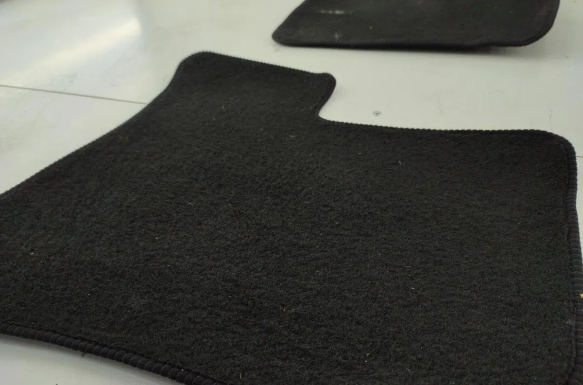 Tapis de sol PEUGEOT 206 occasion