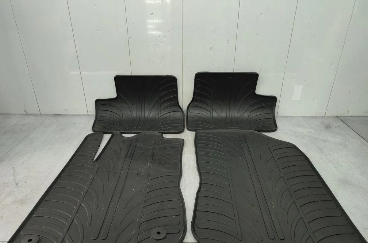 Tapis de sol PEUGEOT 208 1 PHASE 2 occasion