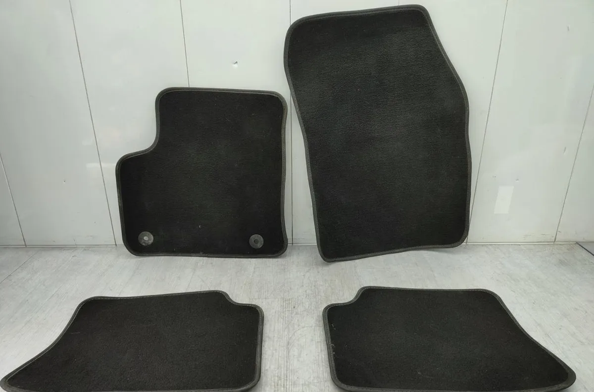 Tapis de sol PEUGEOT 208 2 occasion