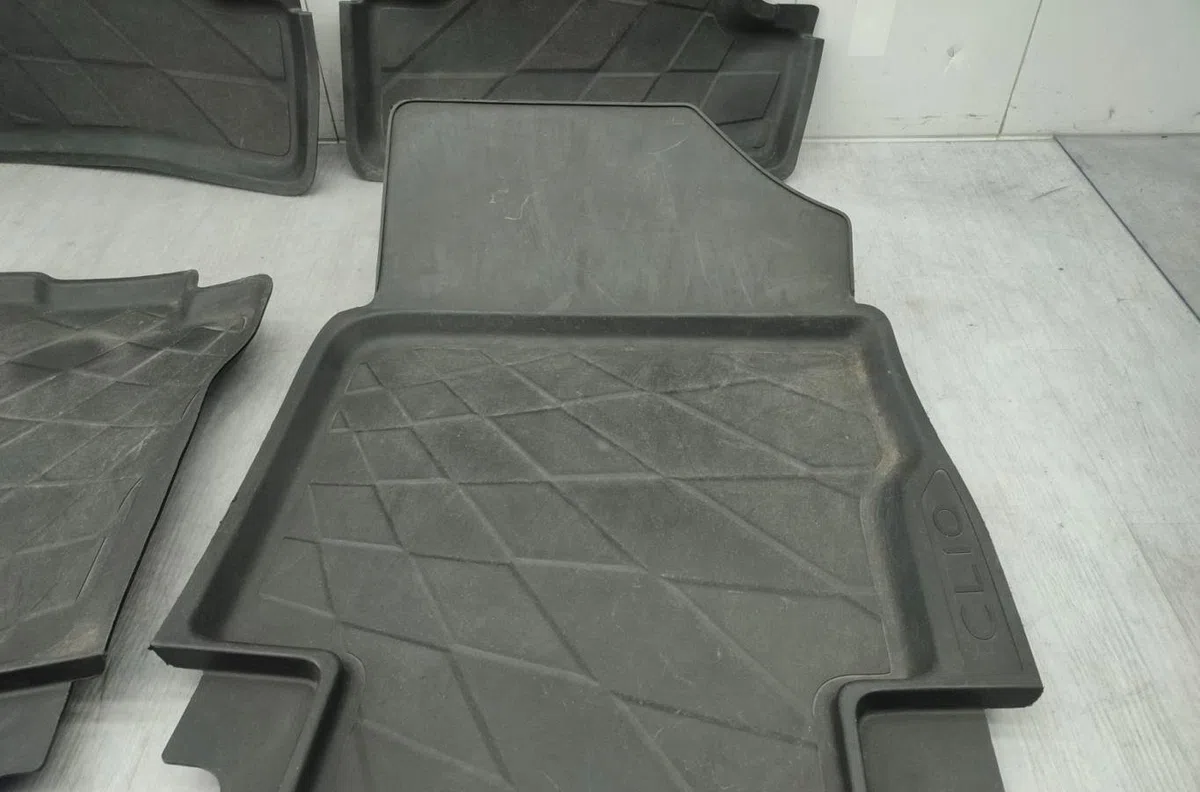 Tapis de sol RENAULT CLIO 4 PHASE 2 occasion
