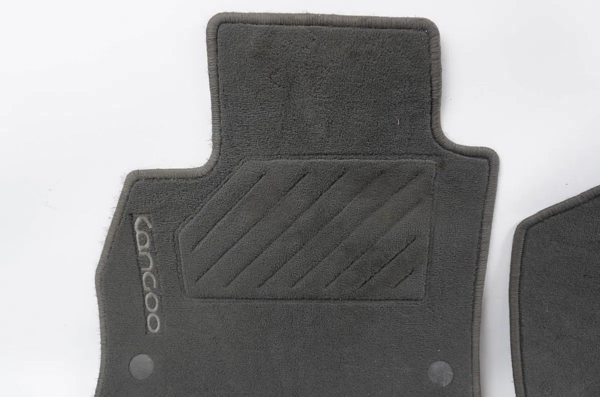 Tapis de sol Renault KANGOO - GRAND KANGOO II (KW0-1_) 1.5 dci 110 (kw0c, kw0h) (2010) occasion
