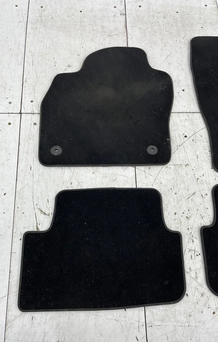 Tapis de sol VOLKSWAGEN POLO 6 PHASE 1 occasion