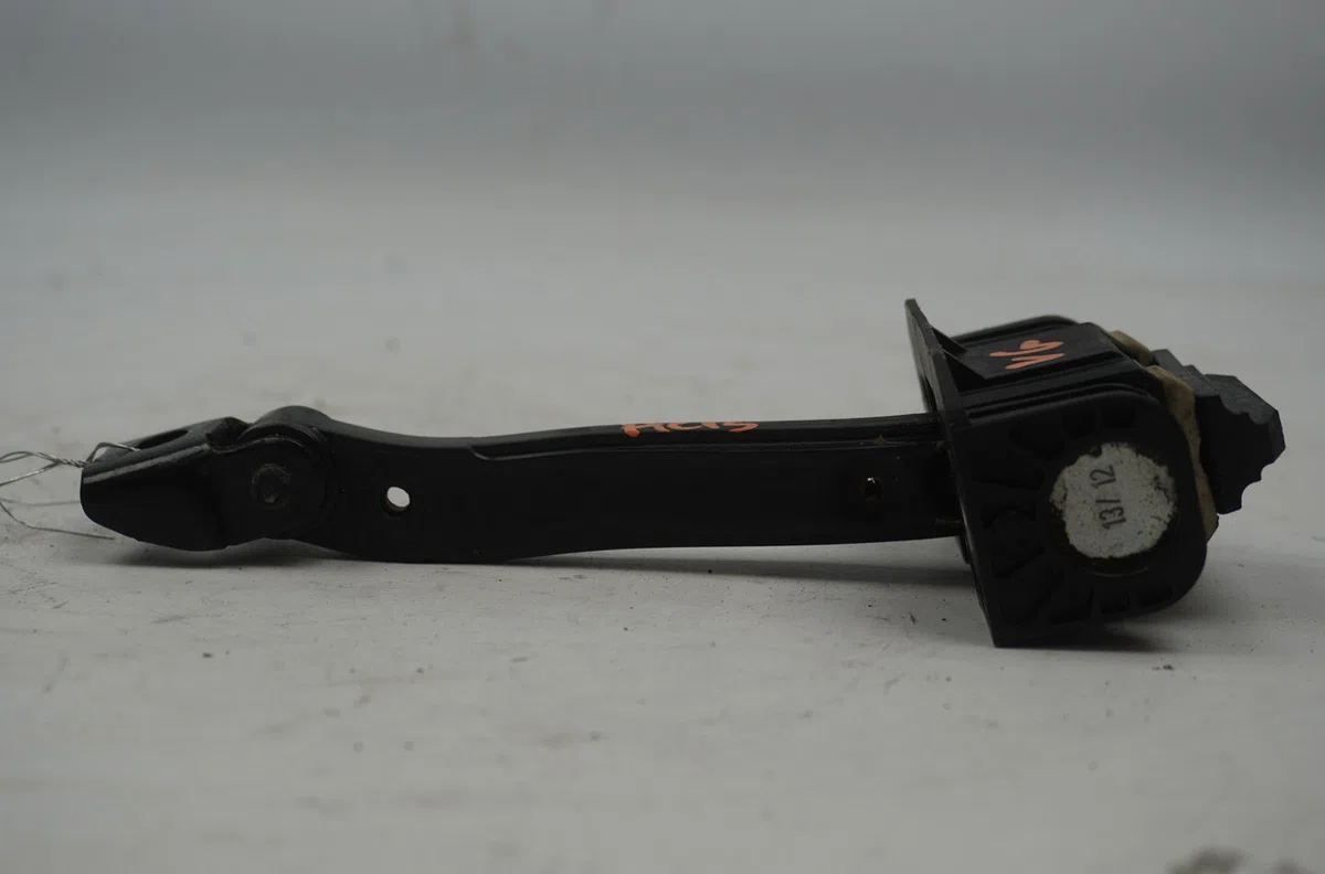Tirant porte avg Bmw 1 (F20) 116 d (2012-2015) occasion
