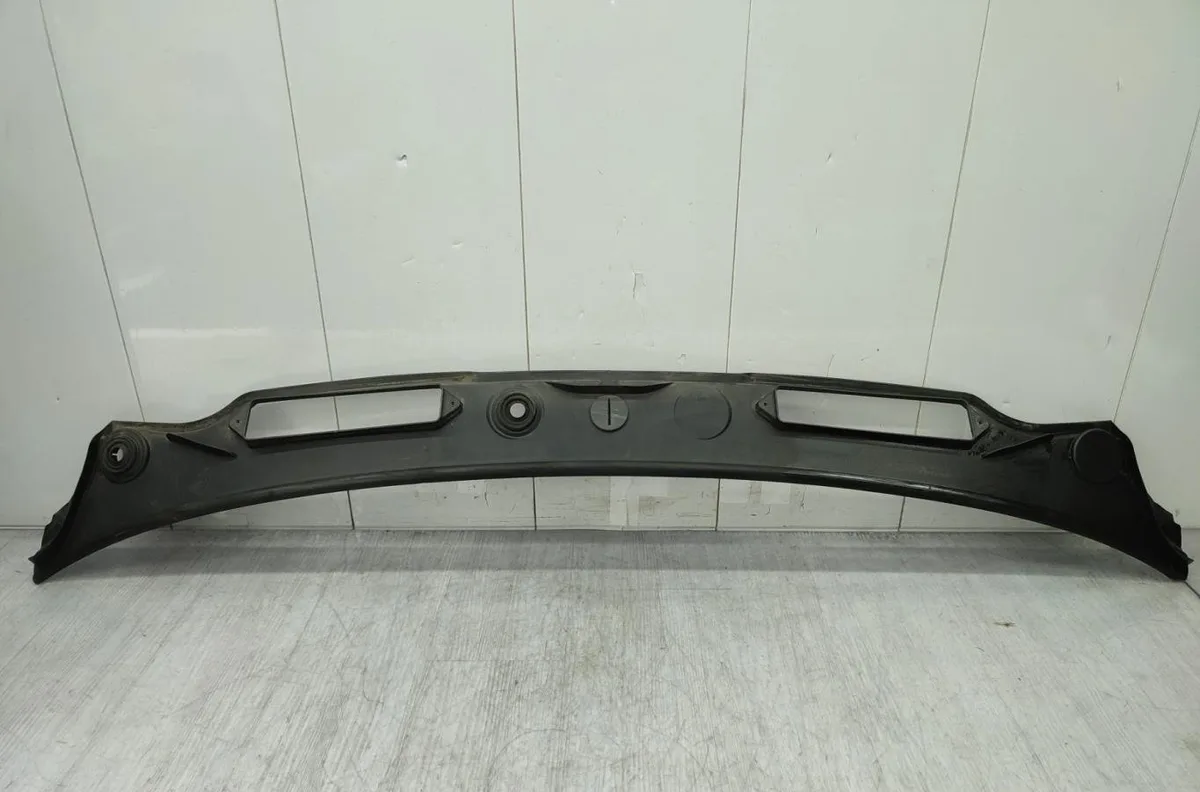 Tole auvent pare-brise BMW SERIE 1 E87 PHASE 2 occasion