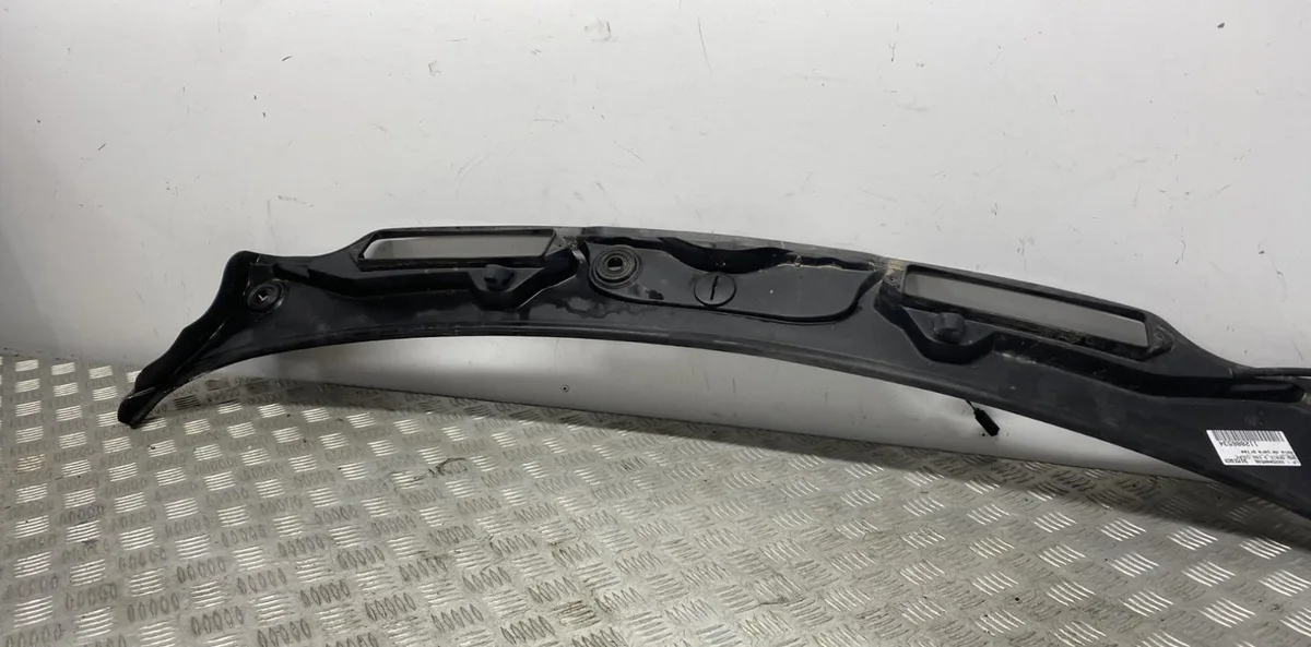 Tole auvent pare-brise BMW SERIE 3 E92 COUPE PHASE 1 occasion