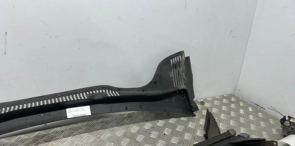 Tole auvent pare-brise SEAT IBIZA 4 PHASE 1 COUPE occasion