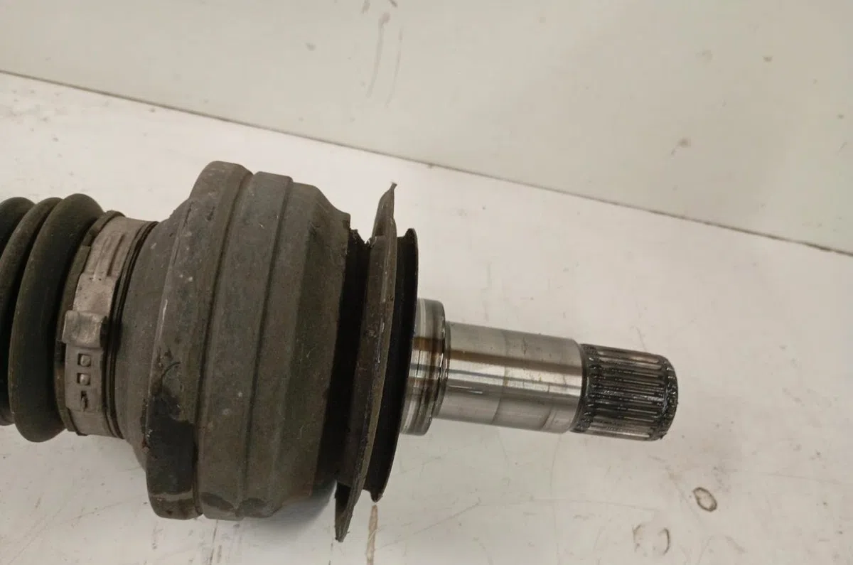 Transmission arrière droite Mercedes-benz VITO Mixto (Double Cabin) (W447) 116 cdi (447.701, 447.703, 447.705) (2014) oc