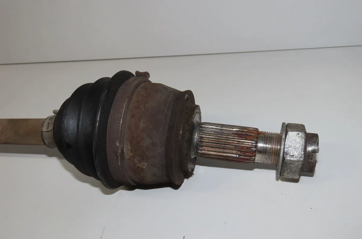 Transmission avant droite Bluecar BLUEUTILITY Ev50 (2011) 3 portes occasion