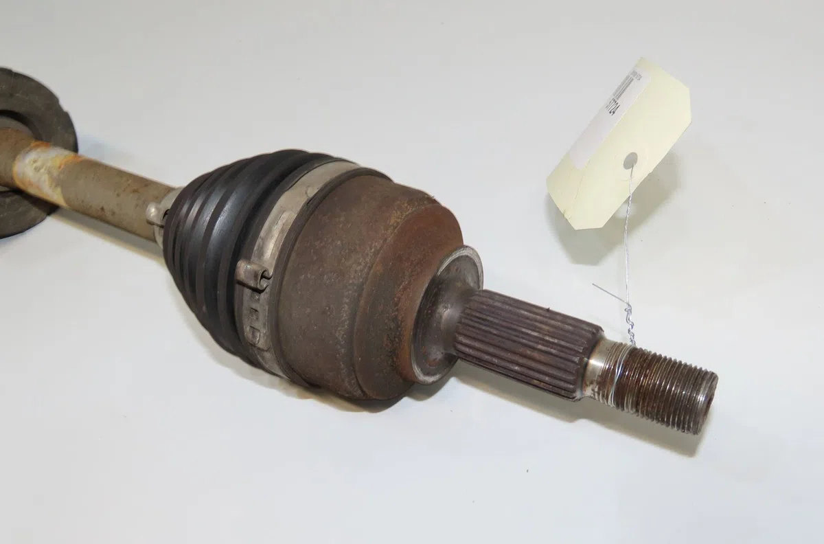 Transmission avant droite Dacia SANDERO II 1.5 dci 75 - blue dci 75 (b8jw, b8m4, b8ah, b8m7, b8m6) (2012) occasion