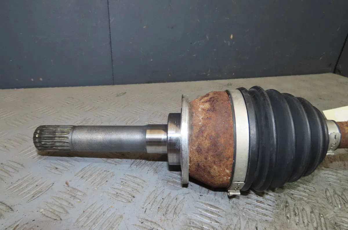Transmission avant droite Isuzu D-MAX II (TFR, TFS) 2.5 crdi 4x4 (tfs86j) (2012) occasion