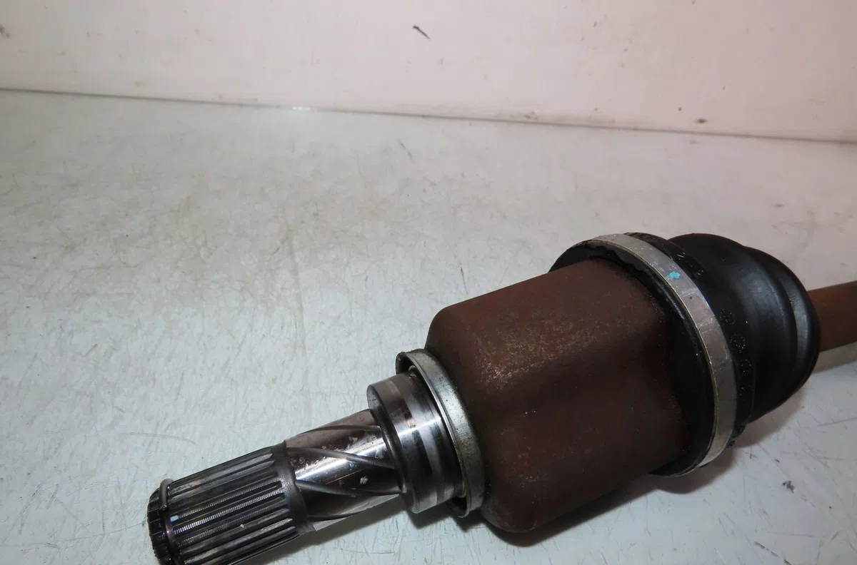 Transmission avant droite Nissan NOTE (E11, NE11) 1.4 (2006-2012) occasion