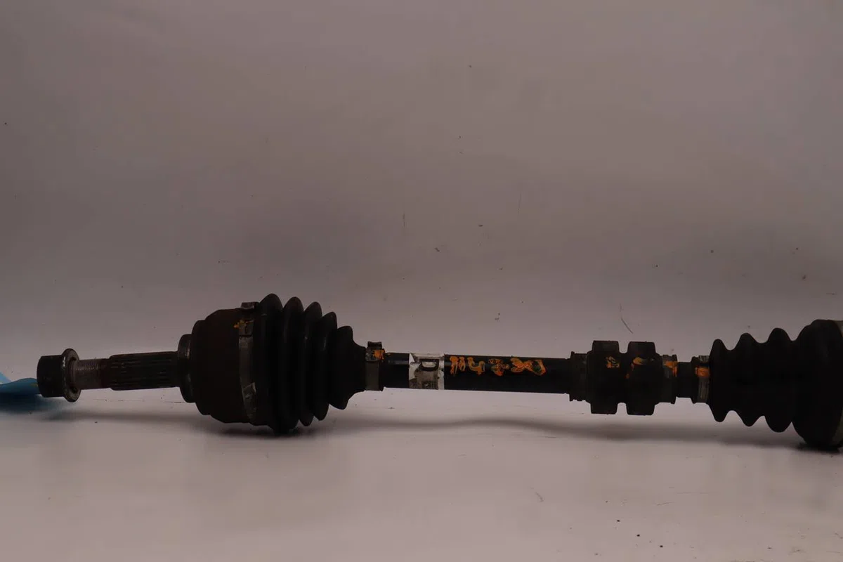 Transmission avant droite Nissan NOTE (E12) 1.5 dci (2013) occasion