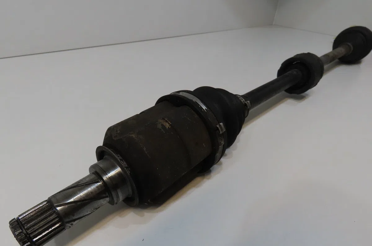 Transmission avant droite Opel CORSA C (X01) 1.7 dti (f08, f68) (2000-2009) 5 portes occasion