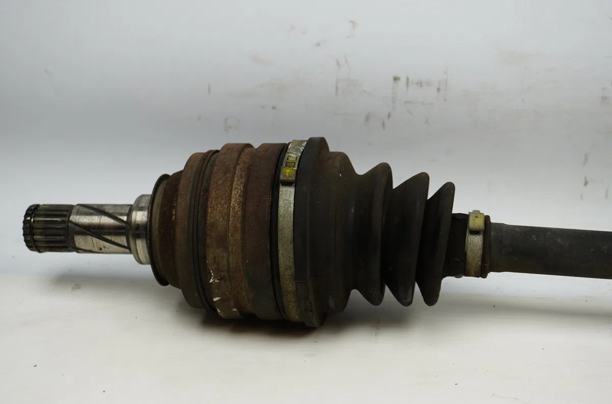 Transmission avant droite Opel TIGRA (S93) 1.4 16v (f07) (1994-2000) occasion