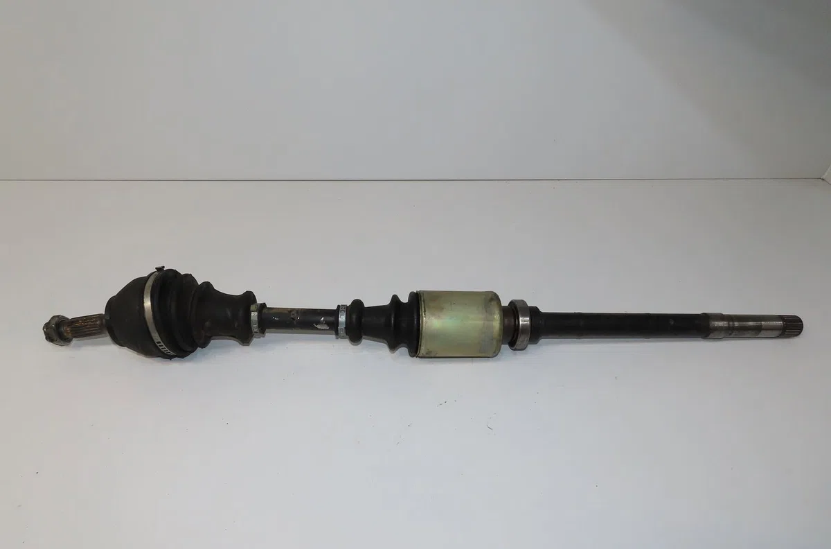 Transmission avant droite Peugeot 205 II (20A-C) 1.7 diesel (1987-1998) occasion