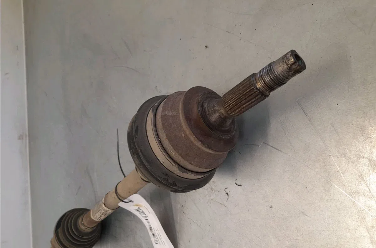 Transmission avant droite Peugeot 208 I (CA_, CC_) 1.2 thp 110 (2013) occasion