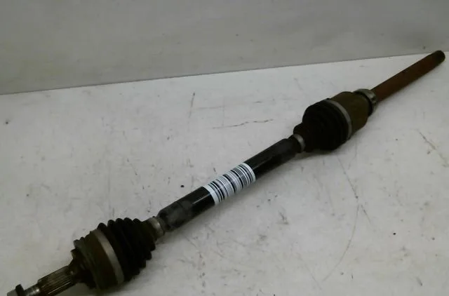 Transmission avant droite Peugeot 3008 SUV (MC_, MR_, MJ_, M4_) 1.2 thp- puretech 130 (mrhnsm, mrhnsu, mrhnsj, mrhnyw,..