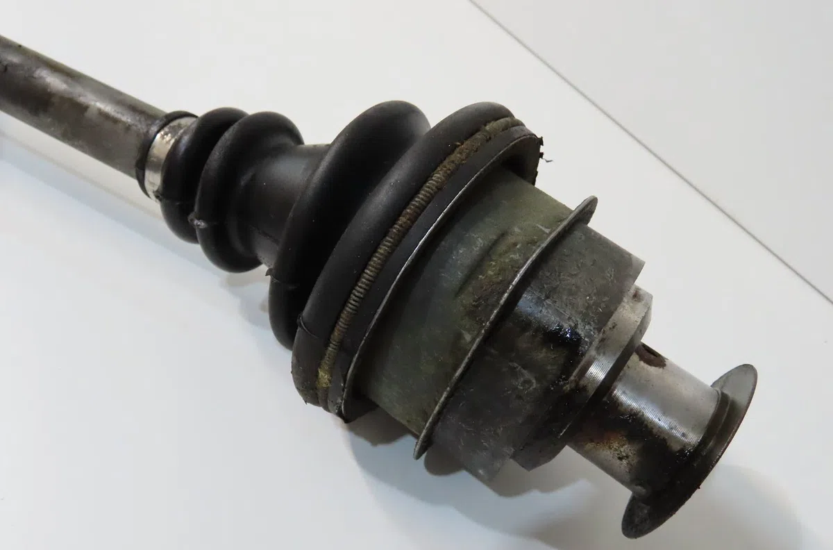 Transmission avant droite Renault CLIO I (B-C57_, 5-357_) 1.2 (b-c-s57a, b-c57s, 5-357f, 5-357j, 5-357l, 5-357r) (1990-1